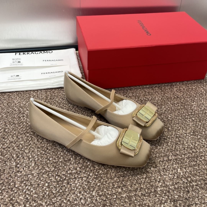 Ferragamo flat shoes